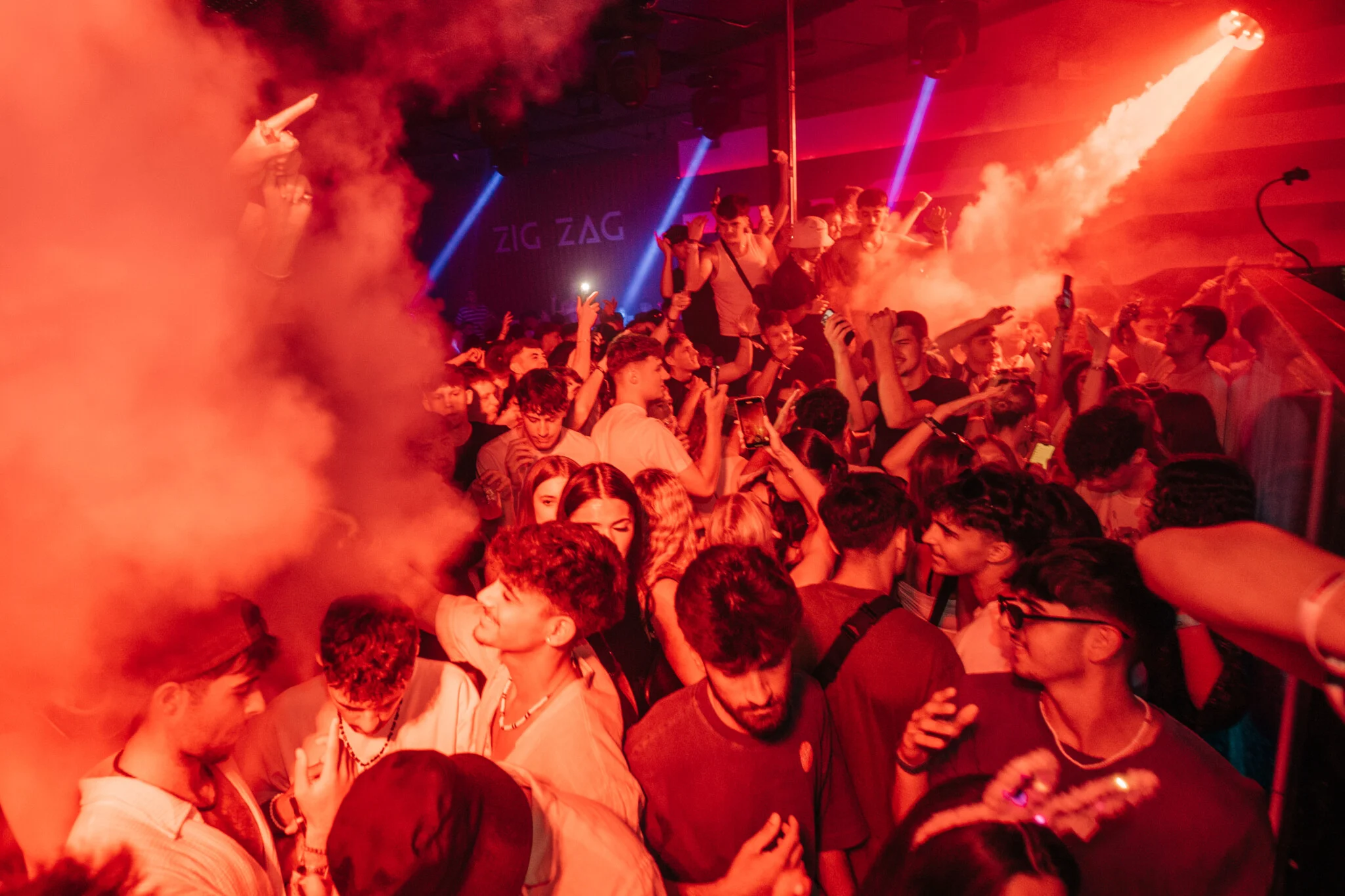 Crowd going wild at the Love Juice event in Malia’s Zig Zag Club — smoke, lights and pure energy on the dancefloor.