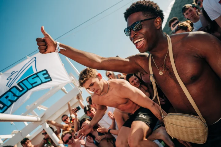 Crowd goes wild on the Malia Booze Cruise as the sun’s out, tunes are up and good vibes hit an all-time high on deck.