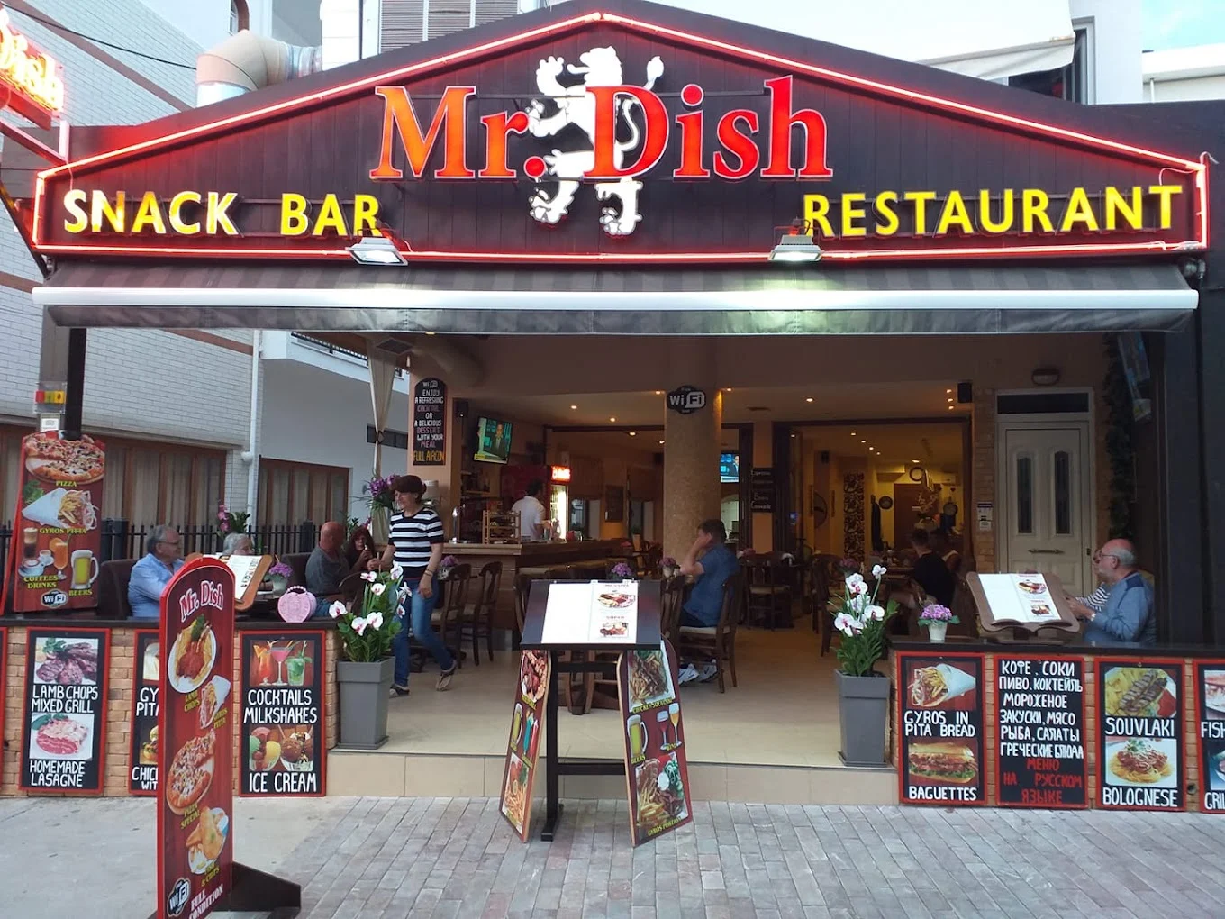 Front view of Mr Dish Restaurant in Malia, serving gyros, cocktails and classic eats — the perfect stop before a big night out.