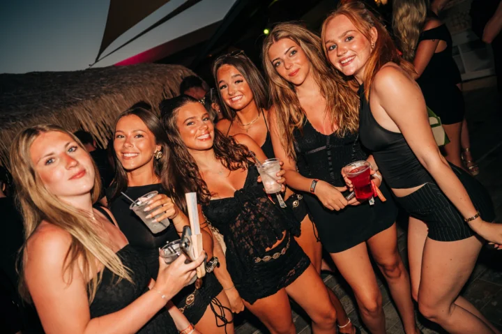 Agenda Beach Club Party