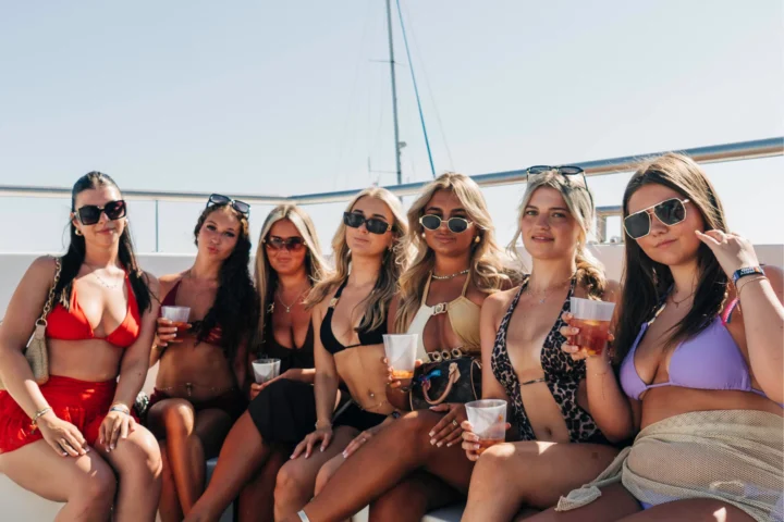 girls holiday boat party albufeira