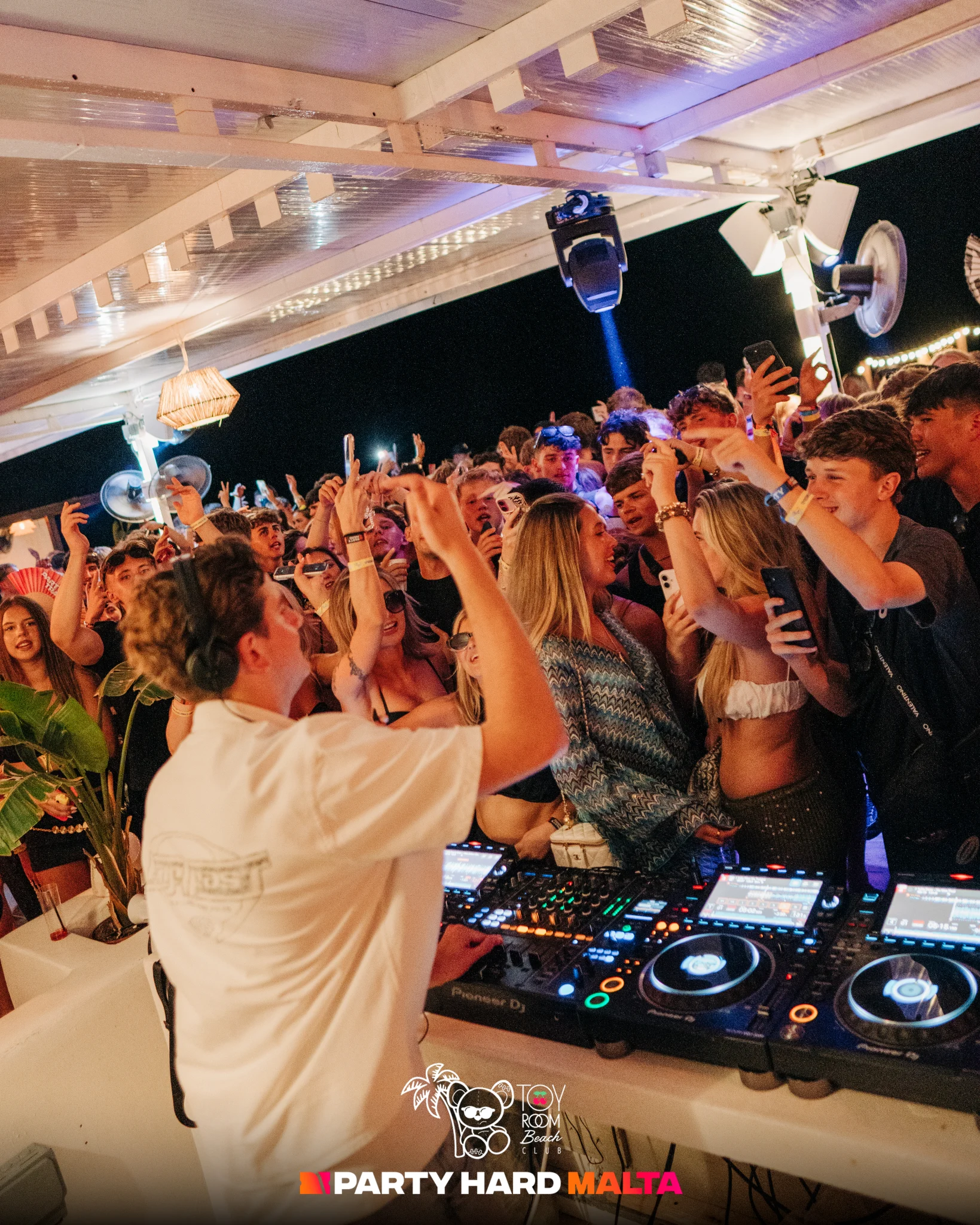 Agenda Beach Club Party Malta